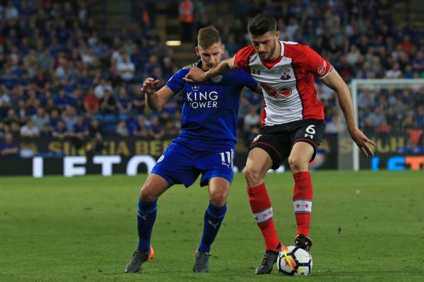 还邀请了中 还邀请了中